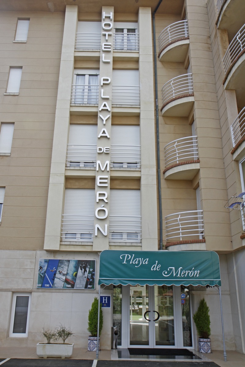 Fachada del Hotel Playa de Merón